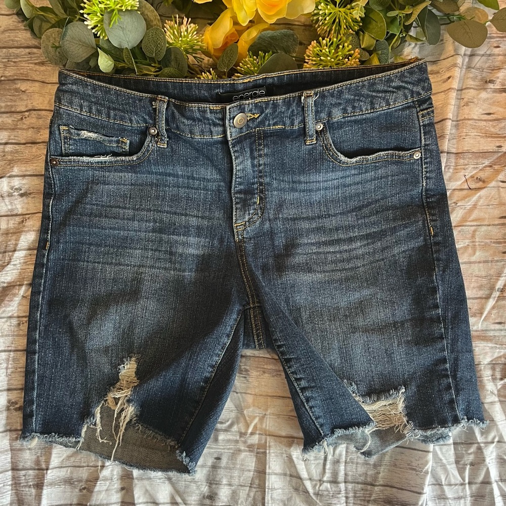 🩳💛Energie Women’s Blue Jean Distressed Shorts Size 11